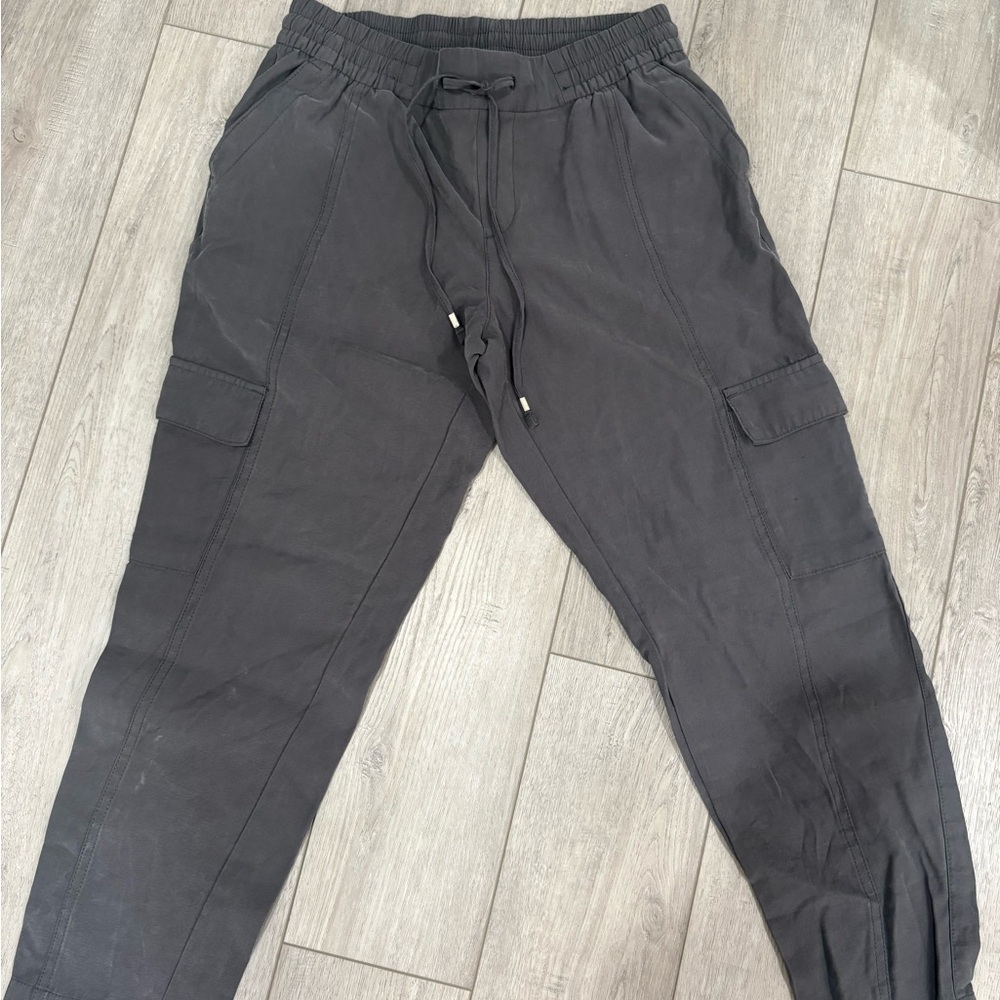 Capris Pants - Picture 2 of 2